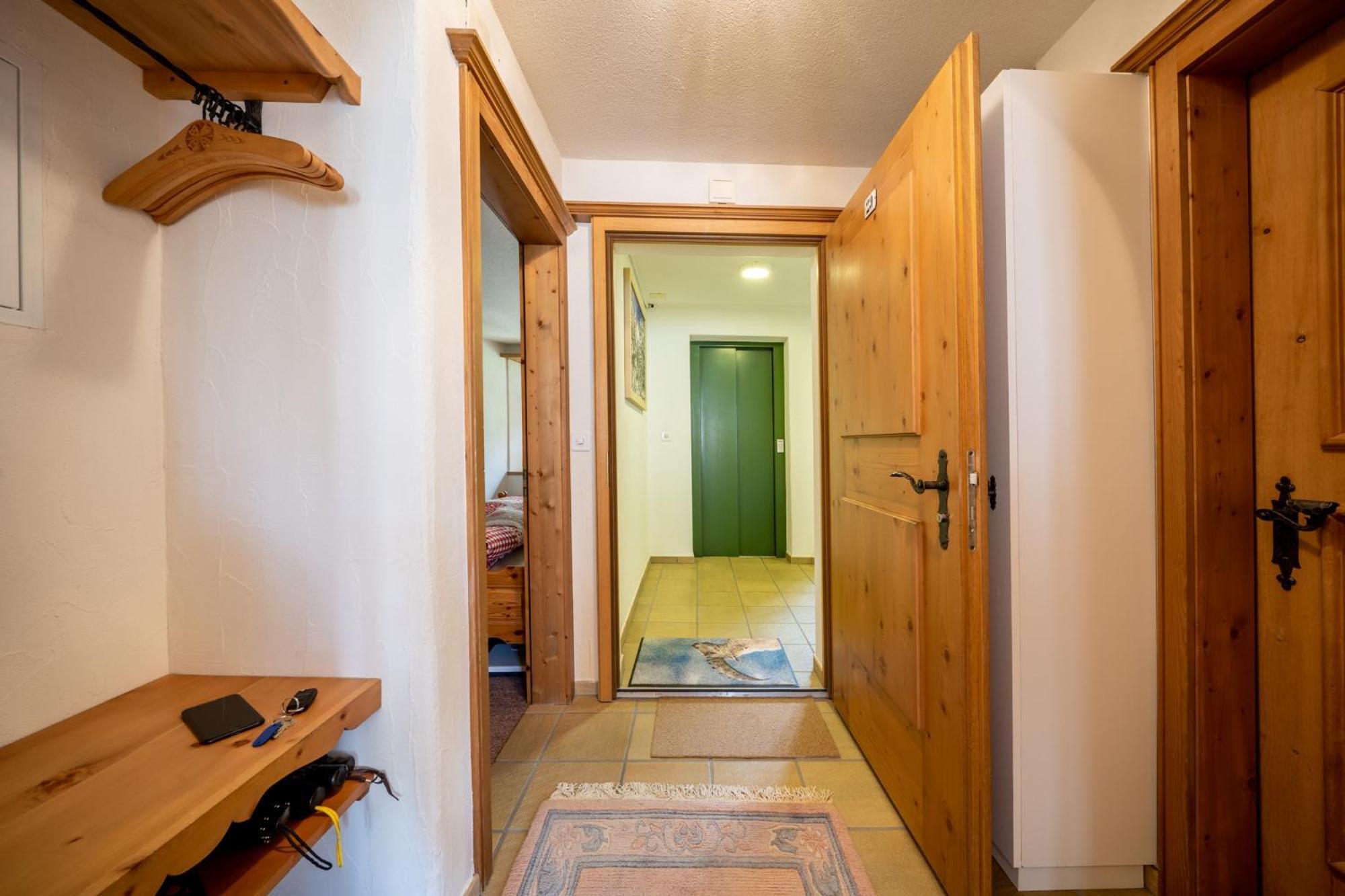 Chasa Plazza Gronda Apartment Lavin Ngoại thất bức ảnh